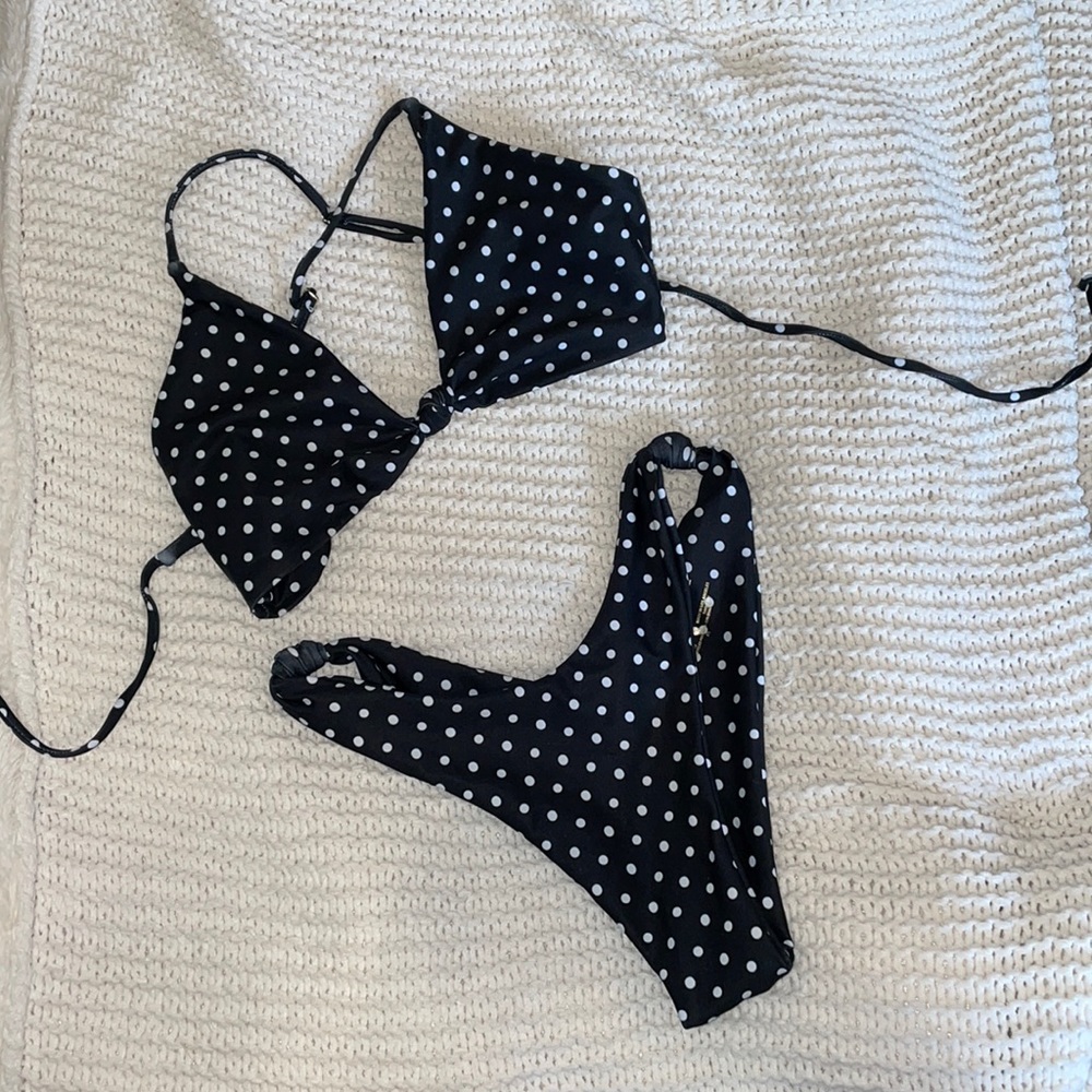 Skatie Bikini Set. Sarah Top (M), Suzanne Bottoms (XS)